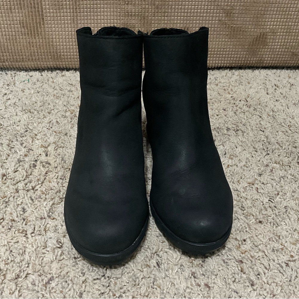 Sleek Black Wedge Ankle Boots with Zipper - Picture 7 of 12